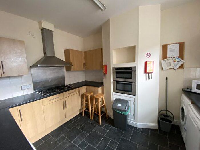 6 Bedroom Terraced House To Rent In Leicester Terrace, Northampton, Northamptonshire, NN2