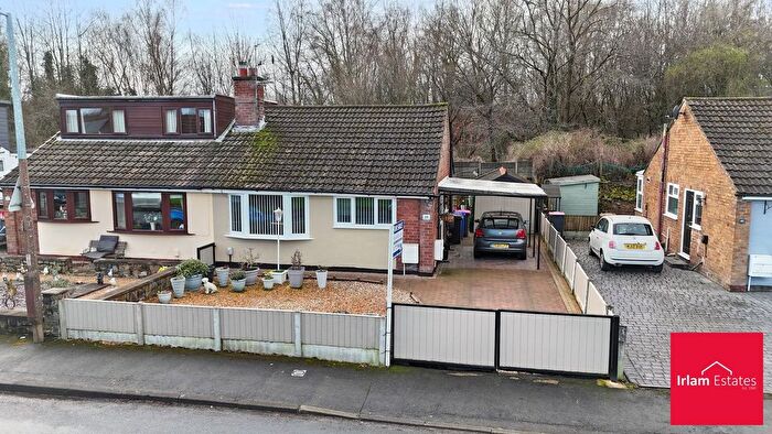 2 Bedroom Semi Detached Bungalow For Sale In New Moss Road, Cadishead, M44