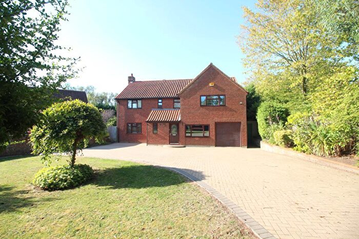 4 Bedroom Detached House To Rent In Abbey Road, Bradwell Village, MK13