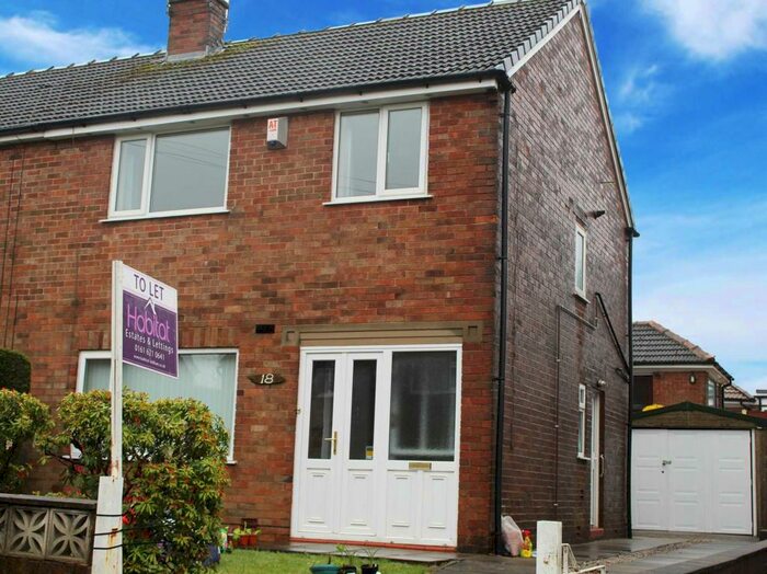 3 Bedroom Semi-Detached House To Rent In Long Rushes, Shaw, OL2