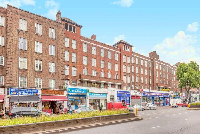 3 Bedroom Flat To Rent In Streatham Hill, London, SW2