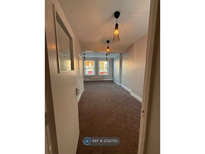 3 Bedroom Flat To Rent In Barnet, Enfield, EN5