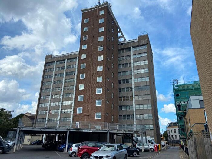 2 Bedroom Flat For Sale In Flat Fitzroy Court, Whitehorse Road, Croydon, CR0