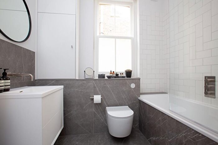 2 Bedroom Flat To Rent In Castelnau, Barnes, SW13