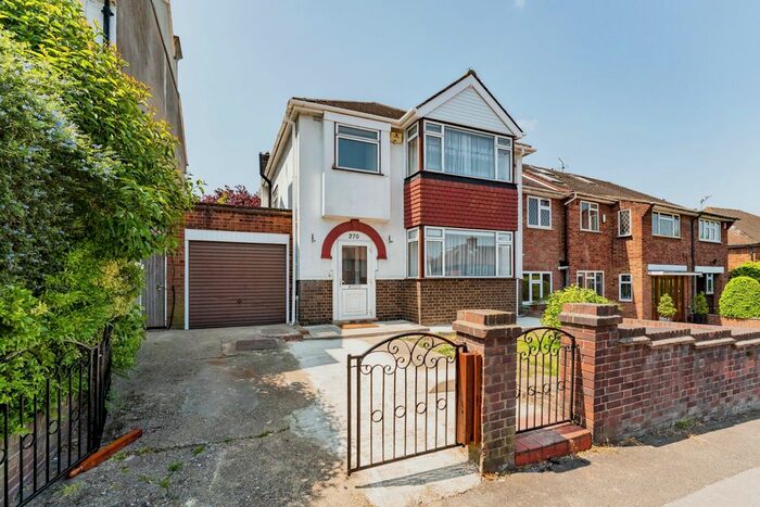 3 Bedroom Detached House To Rent In Greenford Avenue, London, W7