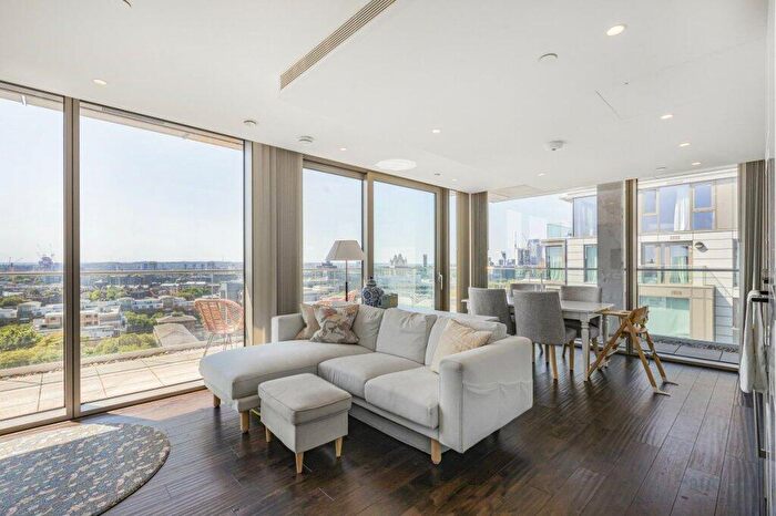 2 Bedroom Flat To Rent In Royal Mint Street, Greater London, London, E1