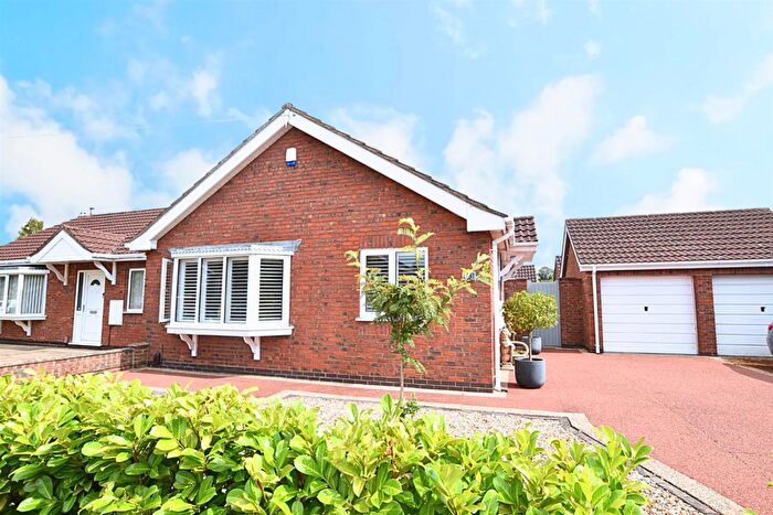 2 Bedroom Semi-Detached Bungalow For Sale In Woodhall Drive, Waltham, Grimsby, DN37