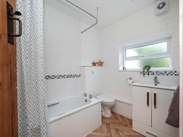2 Bedroom Cottage For Sale In Norwich Road, Besthorpe, Attleborough, NR17