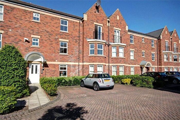 2 Bedroom Flat To Rent In Herons Court, Gilesgate, Durham, DH1