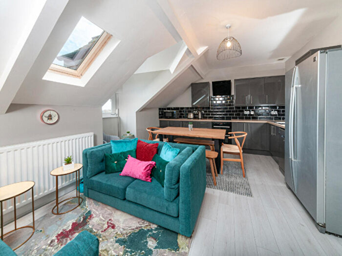 6 Bedroom Apartment To Rent In St. James House, - Portland Terrace, Newcastle Upon Tyne, NE2