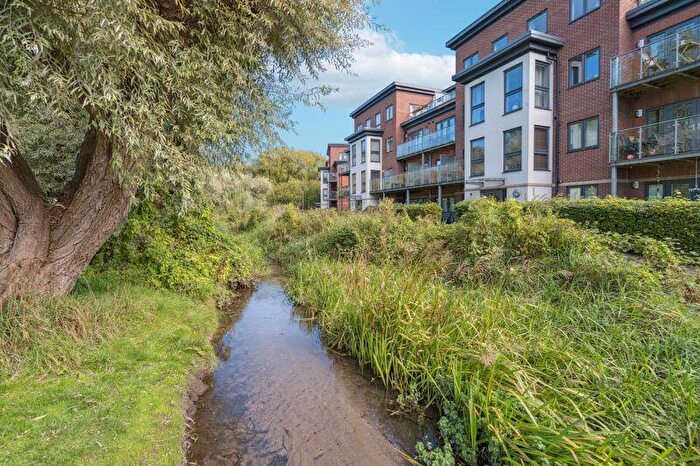 2 Bedroom Flat For Sale In Bartlett Crescent, High Wycombe, HP12