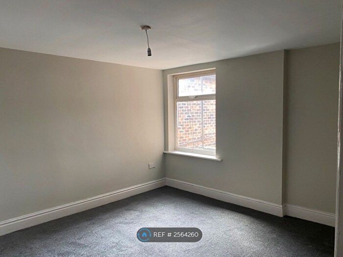 2 Bedroom Flat To Rent In Alexandra Road, Newcastle Under Lyme, ST5