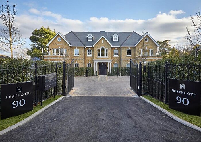 2 Bedroom Apartment For Sale In Heathcote House, Camlet Way, Hadley Wood, EN4