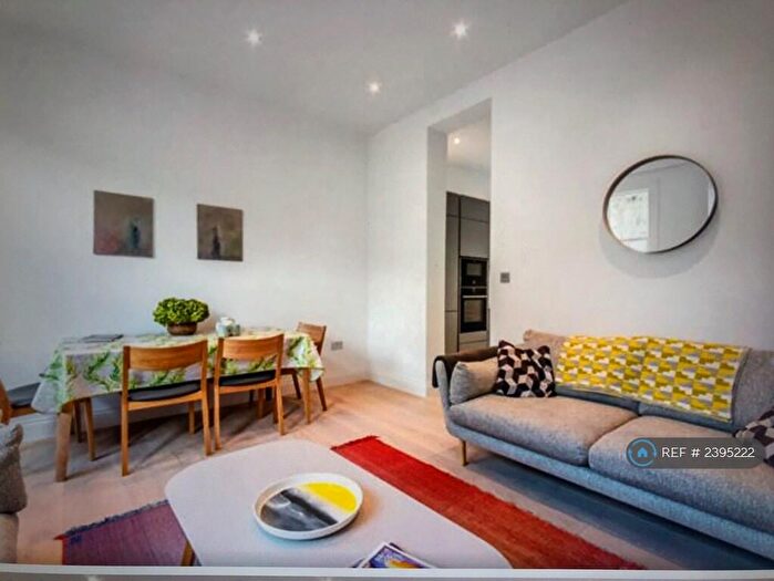 3 Bedroom Maisonette To Rent In Avenell Road, London, N5