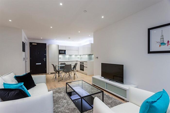 1 Bedroom Apartment To Rent In Heritage Tower, East Ferry Road, Canary Wharf, London, E14