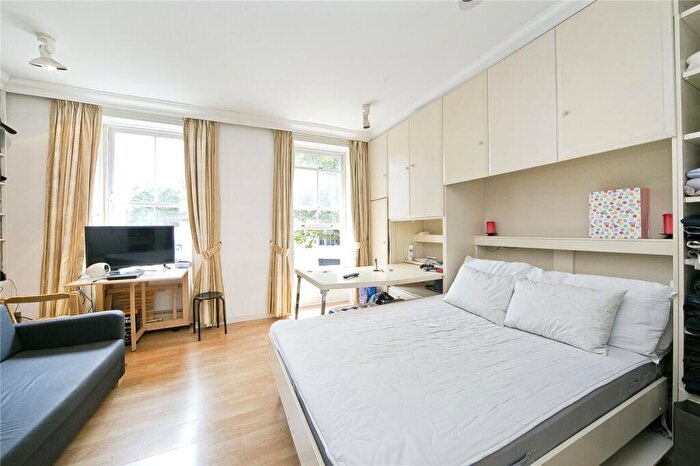 Flat To Rent In Mornington Crescent, Camden, NW1
