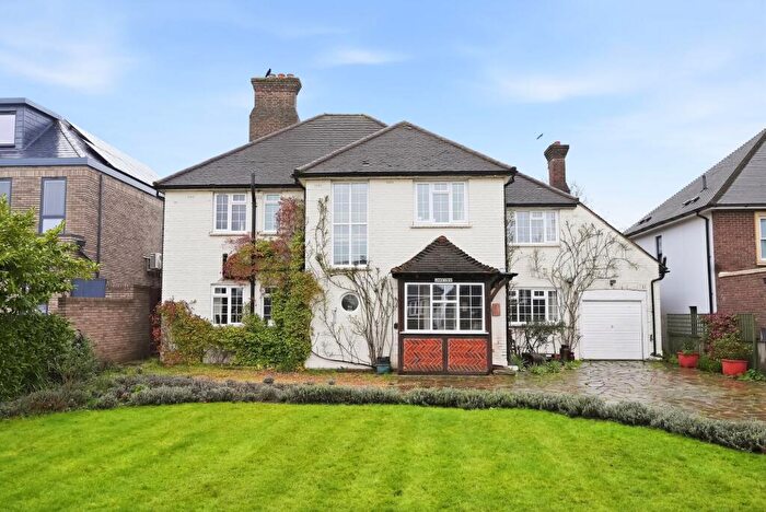 4 Bedroom Detached House For Sale In Traps Lane, New Malden, KT3