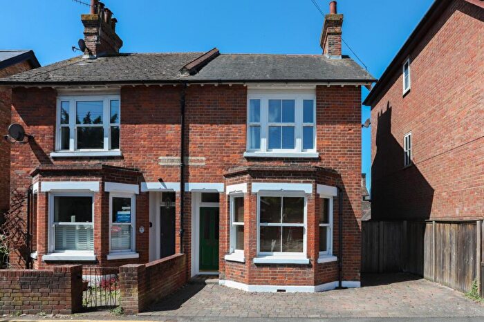 2 Bedroom Semi-Detached House For Sale In Sun Lane, Hyhe, CT21