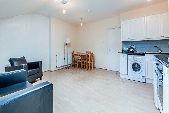 2 Bedroom Flat To Rent In Mare Street, Hackney Central, E8