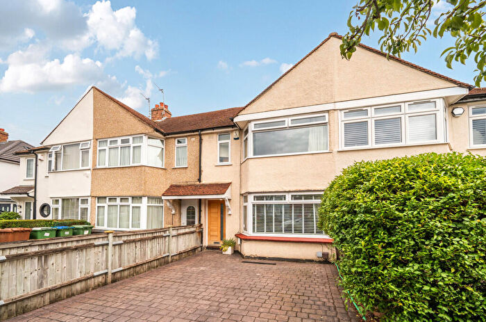 2 Bedroom Terraced House For Sale In Shirley Avenue, Bexley, DA5
