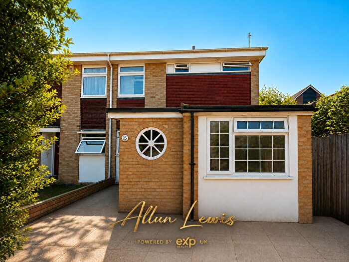 5 Bedroom Semi Detached House For Sale In Ulcombe Gardens, Canterbury, CT2
