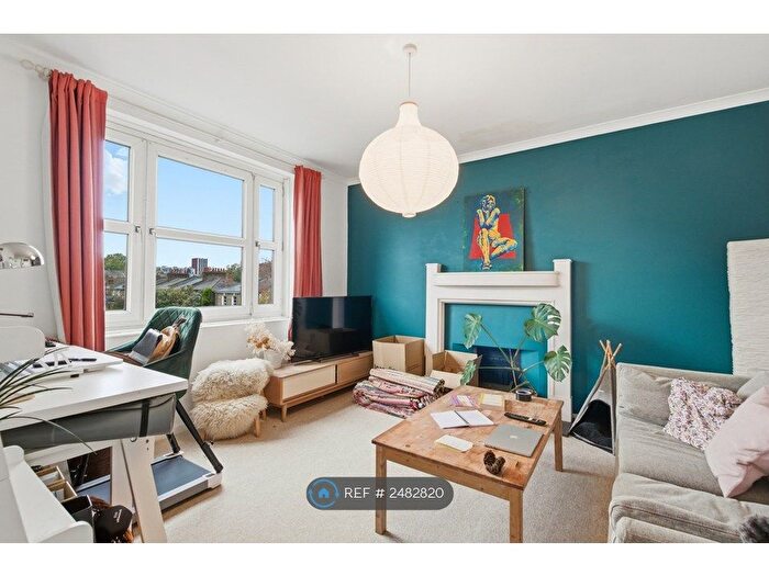 2 Bedroom Flat To Rent In Mapledene Road, London, E8