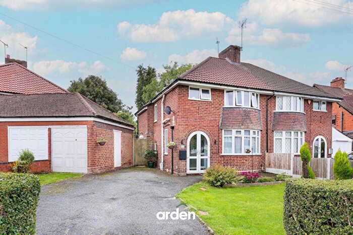 3 Bedroom Semi-Detached House For Sale In Oakfield Drive, Cofton Hackett, B45