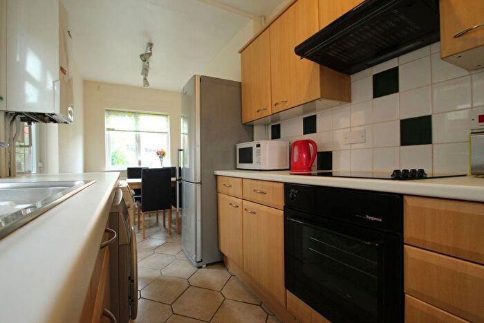 3 Bedroom Retail Premises To Rent In Greenhill Road, Leicester, LE2