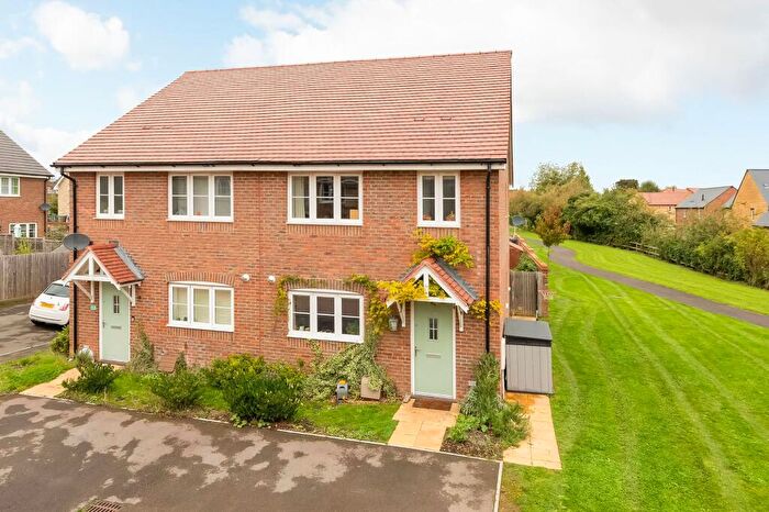 3 Bedroom Semi-Detached House For Sale In Monks Walk, Marcham, OX13