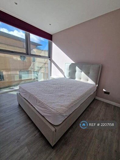 2 Bedroom Flat To Rent In Brody House, London, E1