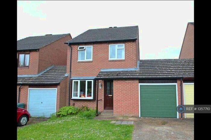 5 Bedroom Detached House To Rent In St. Annes Close, Winchester, SO22