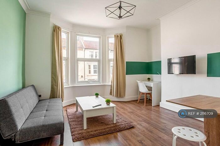 1 Bedroom Flat To Rent In Goldstone Road, Hove, BN3
