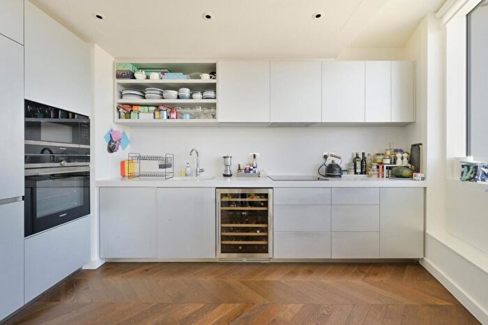 3 Bedroom Apartment For Sale In Holmby House, Battersea Power Station, SW11