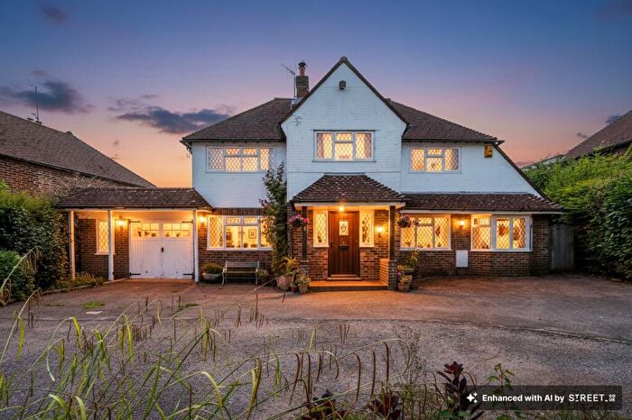 4 Bedroom Detached House For Sale In High Hurst Close, Newick, BN8