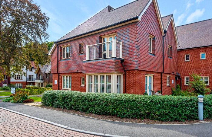 2 Bedroom Flat For Sale In Walter Lane, Eastleigh, Hampshire, SO50