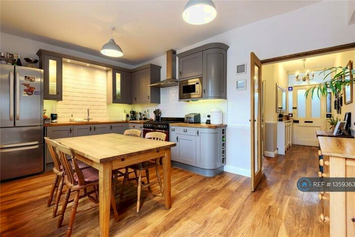 3 Bedroom Terraced House To Rent In Fairview Road, Cheltenham, GL52