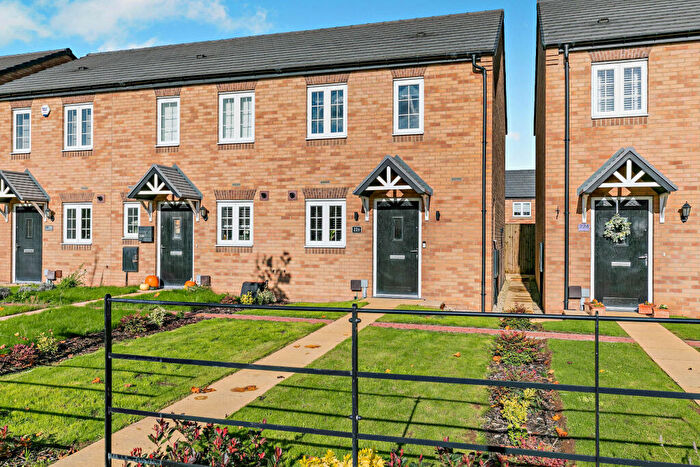 2 Bedroom End Of Terrace House For Sale In West End Lane, New Rossington, South Yorkshire, DN11