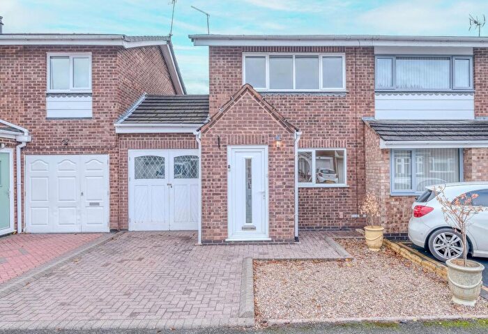 2 Bedroom Semi Detached House For Sale In Donnington Close, Redditch, B98