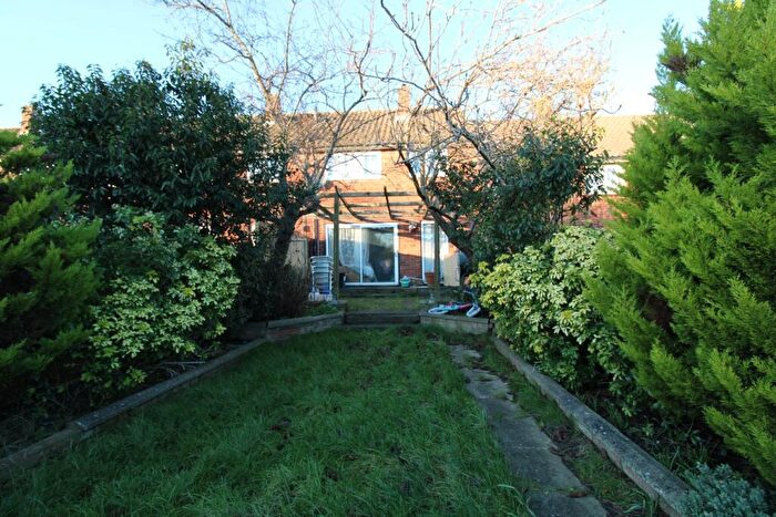 3 Bedroom Terraced House For Sale In Cholwell Road, Stevenage, SG2
