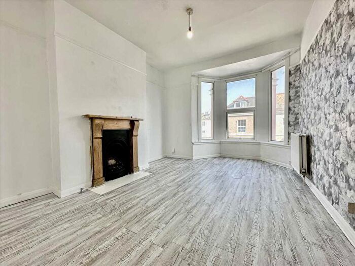 2 Bedroom Apartment To Rent In Fellowes Place, Plymouth, Stoke, PL1