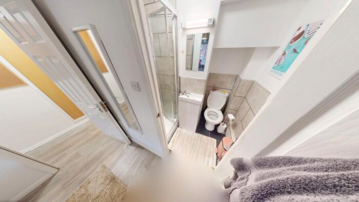 6 Bedroom Terraced House To Rent In Matlock Court, Nottingham, NG1