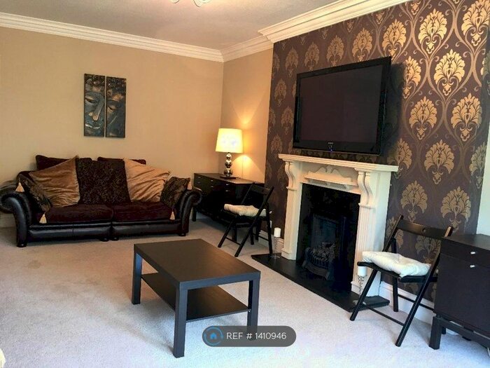 2 Bedroom Flat To Rent In Prince Albert Road, Glasgow, G12