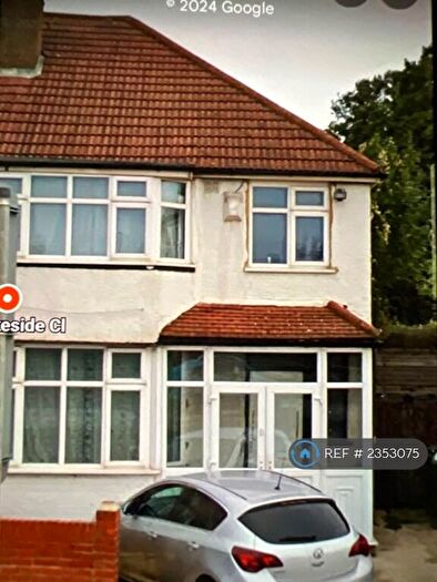 3 Bedroom Semi-Detached House To Rent In Lakeside Close, Sidcup, DA15