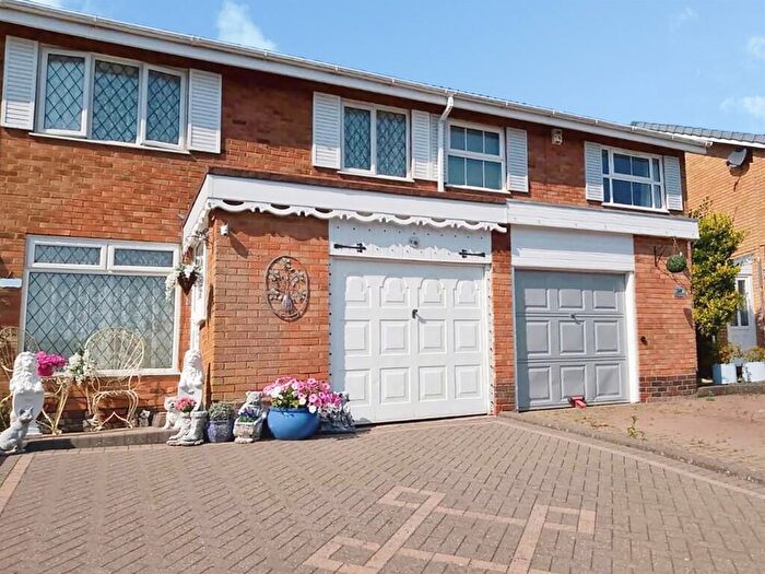 3 Bedroom Terraced House For Sale In Blackford Close, Halesowen, B63