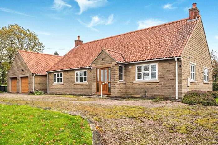 3 Bedroom Bungalow To Rent In Woodthorpe Road, Shuttlewood, Chesterfield, Derbyshire, S44
