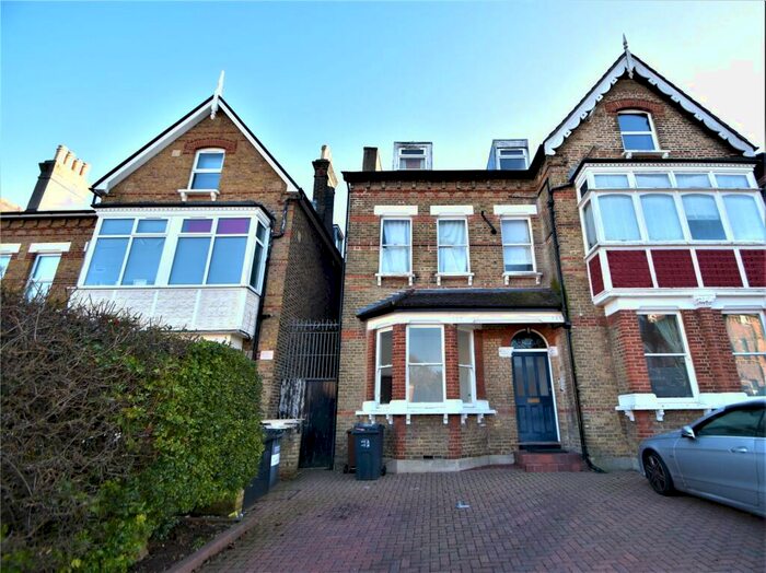 1 Bedroom Apartment To Rent In Birdhurst Rise, South Croydon, CR2