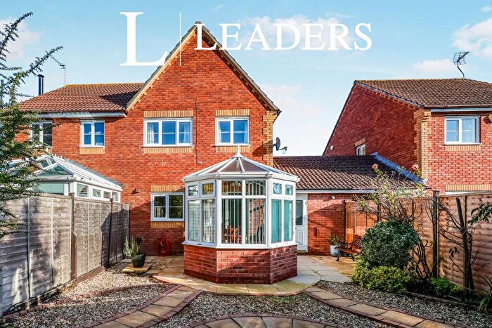 3 Bedroom End Of Terrace House To Rent In Lark Way, Emsworth, PO10