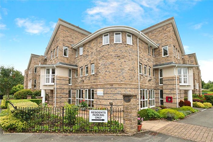 1 Bedroom Apartment For Sale In Ladybower Court, Glossop, SK13