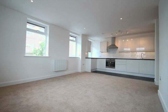 1 Bedroom Apartment To Rent In Dunbar Road, New Malden, KT3