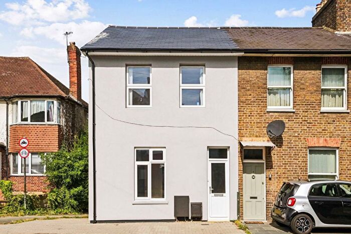 4 Bedroom Semi Detached House To Rent In Lower Road, Harrow, HA2